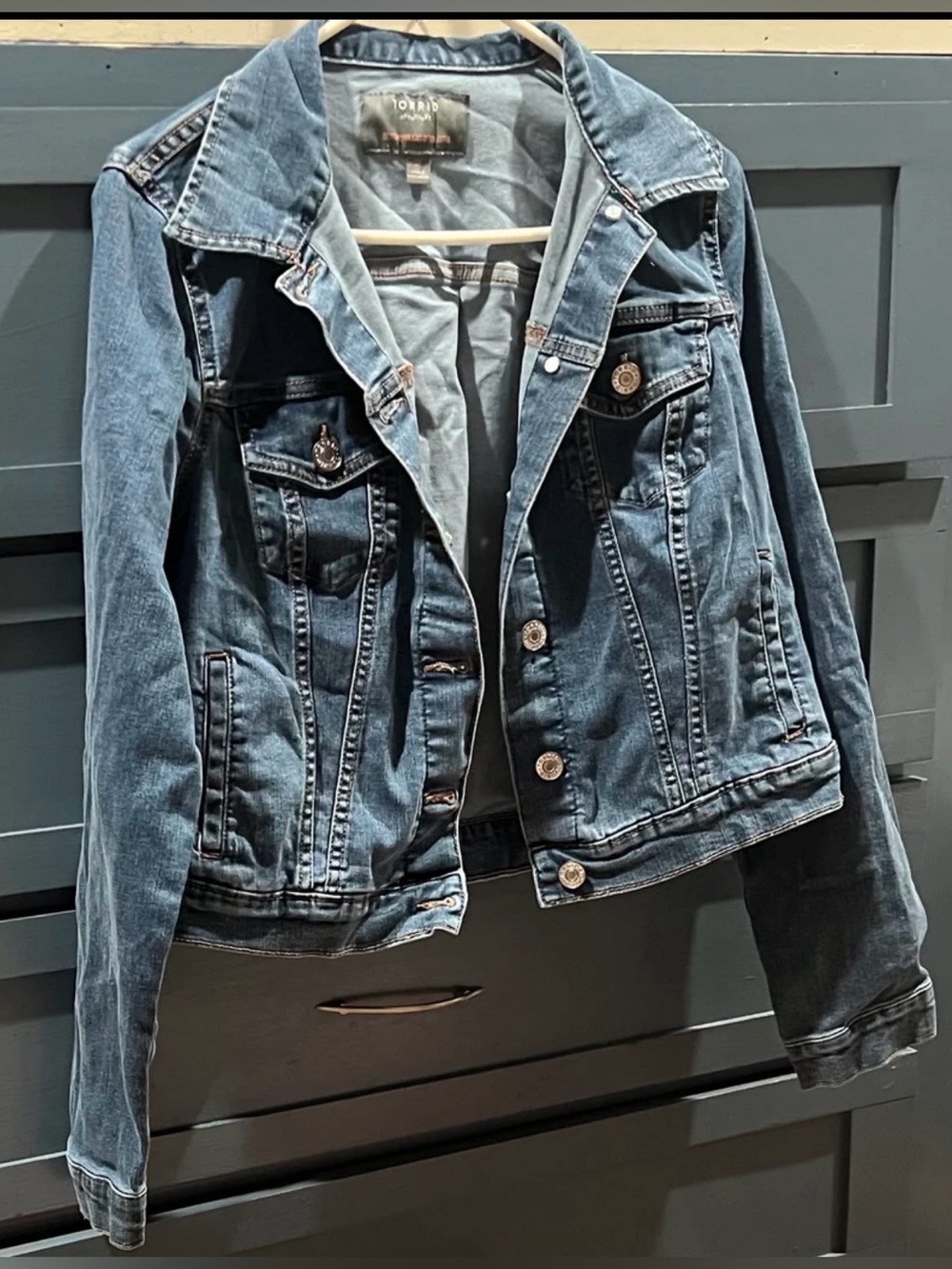 Torrid Women’s Light Washed Modern Denim Trucker Jacket Size M/L Or 00 Stretchy